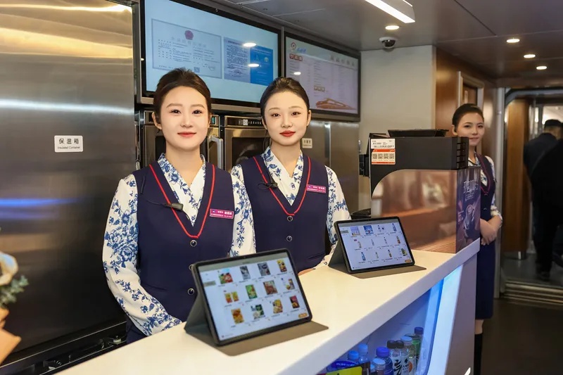 吉林省首趟智能复兴号上线！600名旅客体验全新科技之旅，你准备好了吗？  第4张