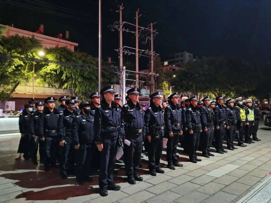 昆明警方出动2100警力，为何如此大动作？揭秘岁末年初的治安保卫战  第1张
