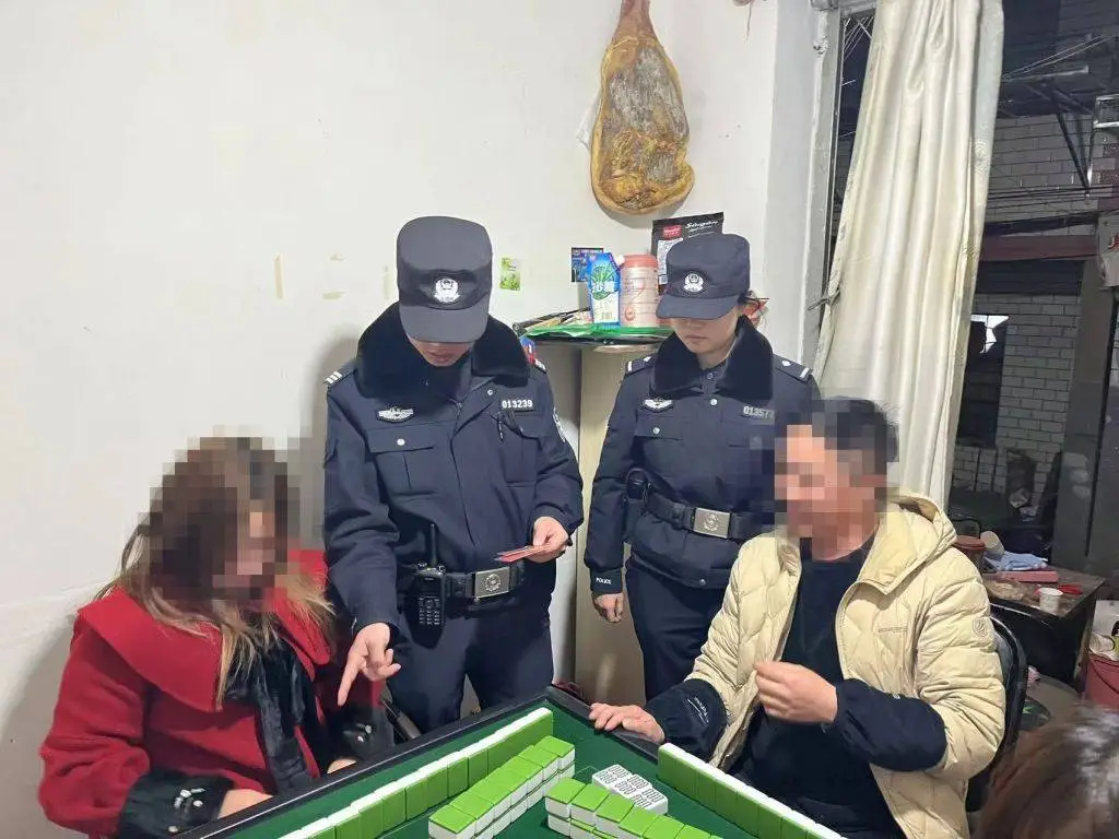 昆明警方出动2100警力，为何如此大动作？揭秘岁末年初的治安保卫战  第2张