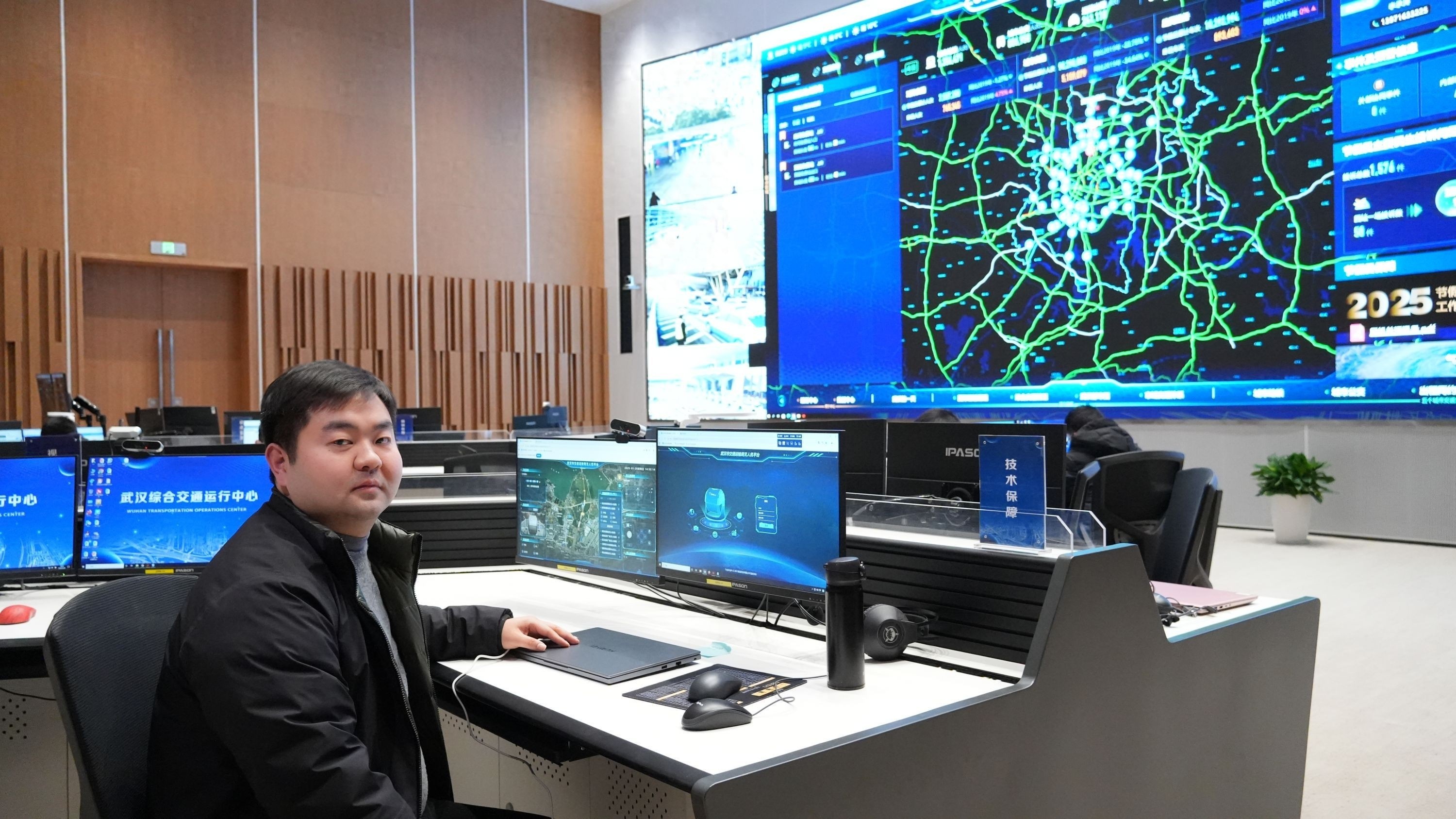 武汉市1.6万台出租车春运实战背后：智慧调度如何保供夜行列车？