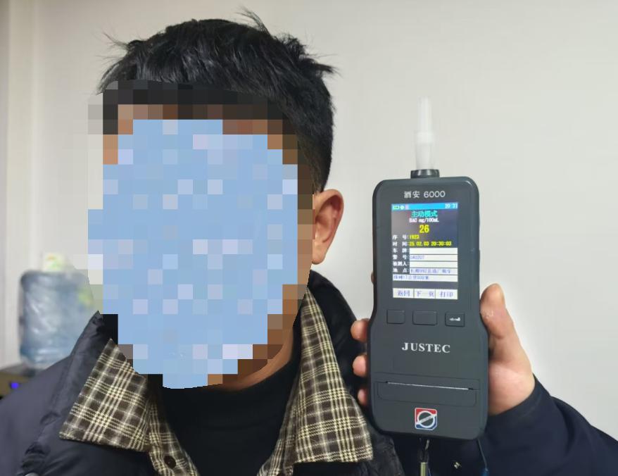 春节聚会交通违法增多，交警24小时严查，你还敢侥幸？  第8张