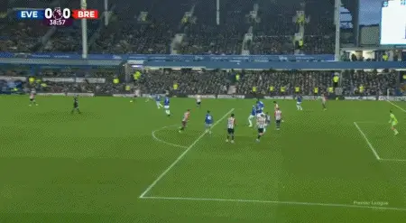 VAR技术旨在纠错 为何反而成争议源?!  第4张