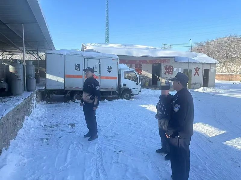 春节阖家团圆时，溪湖公安分局火连寨派出所民警辅警为何坚守岗位?!  第3张