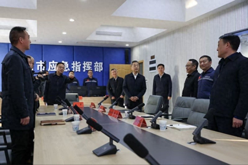 农历除夕市委书记慰问坚守岗位者!背后有何深意?