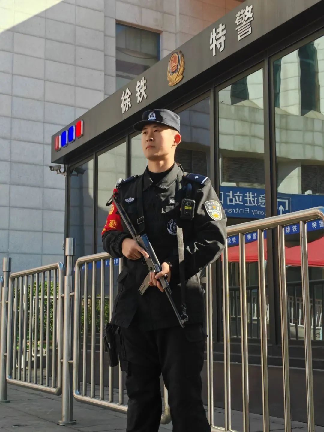 新春佳节部分民警坚守岗位！家人朋友如何回应？  第5张