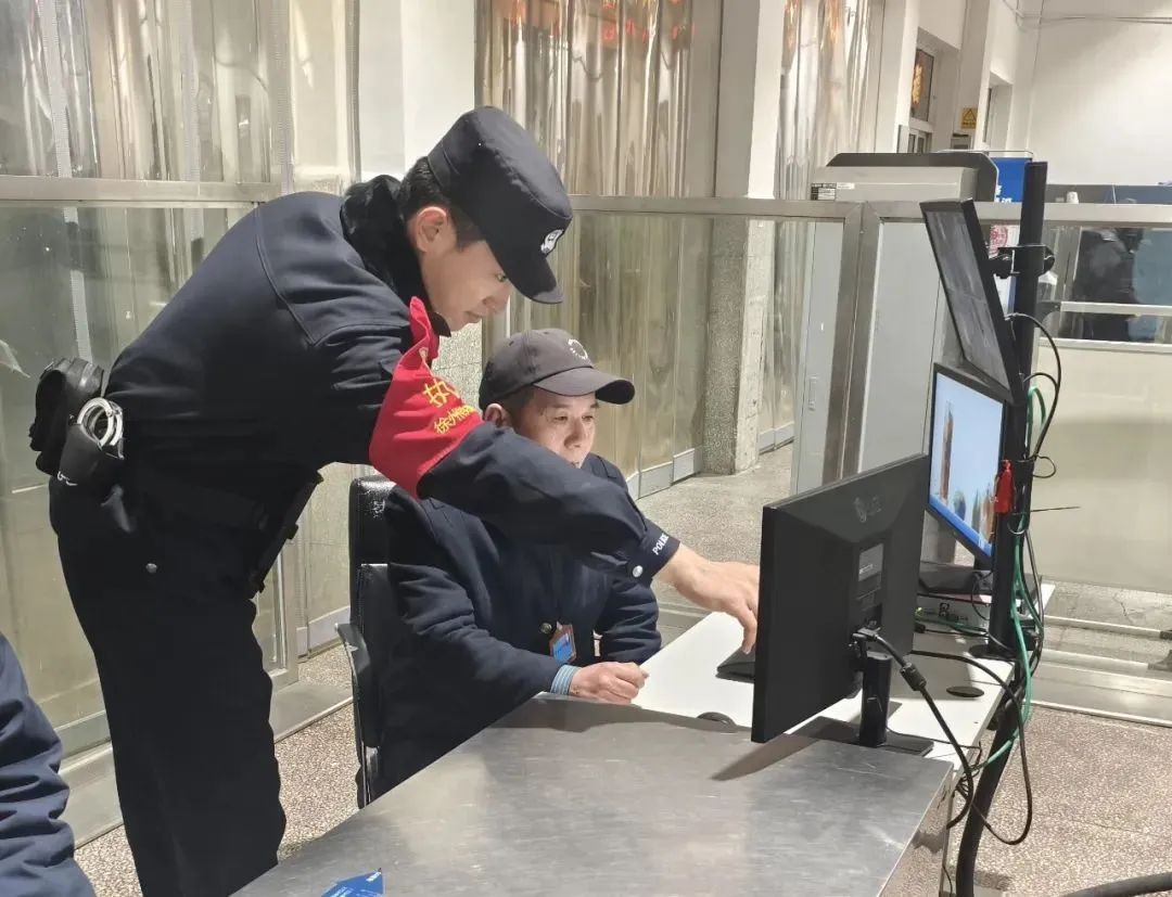 新春佳节部分民警坚守岗位！家人朋友如何回应？  第7张