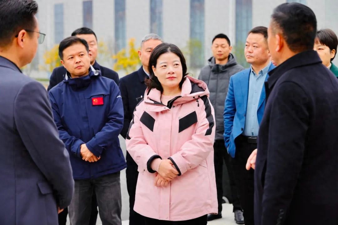 春节后首个工作日，县长带队走访企业，2025年发展规划曝光  第1张