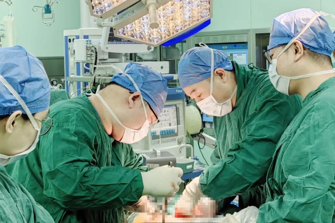 蛇年首个工作日，闵行区白衣天使们在忙些什么？揭秘医者仁心的忙碌场景  第3张