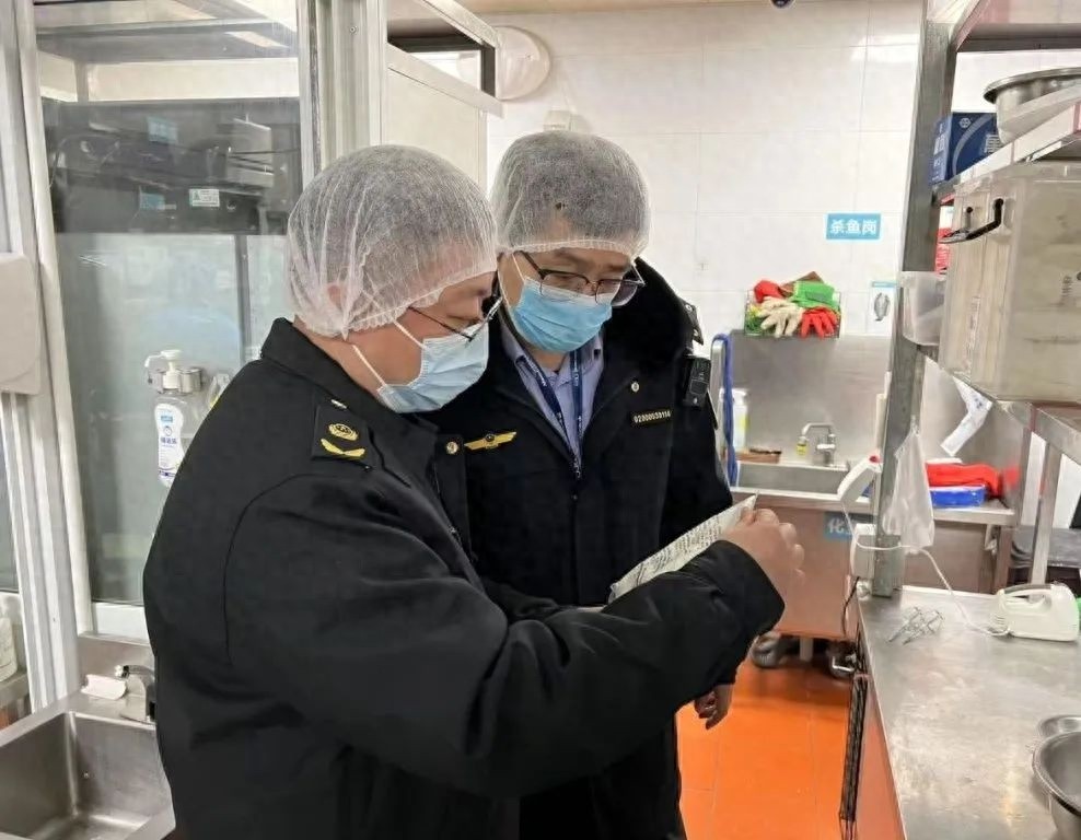 春节期间，谁在默默守护我们的市场安全？