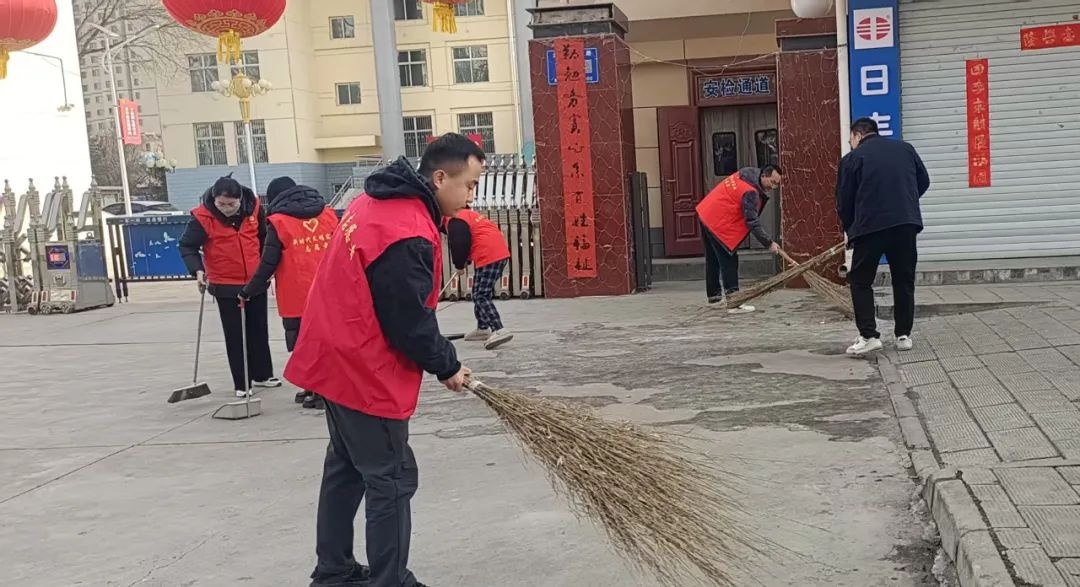春节刚过！静宁县干部到岗，54 岁环卫工无畏严寒清扫道路，辛苦为哪般？  第5张