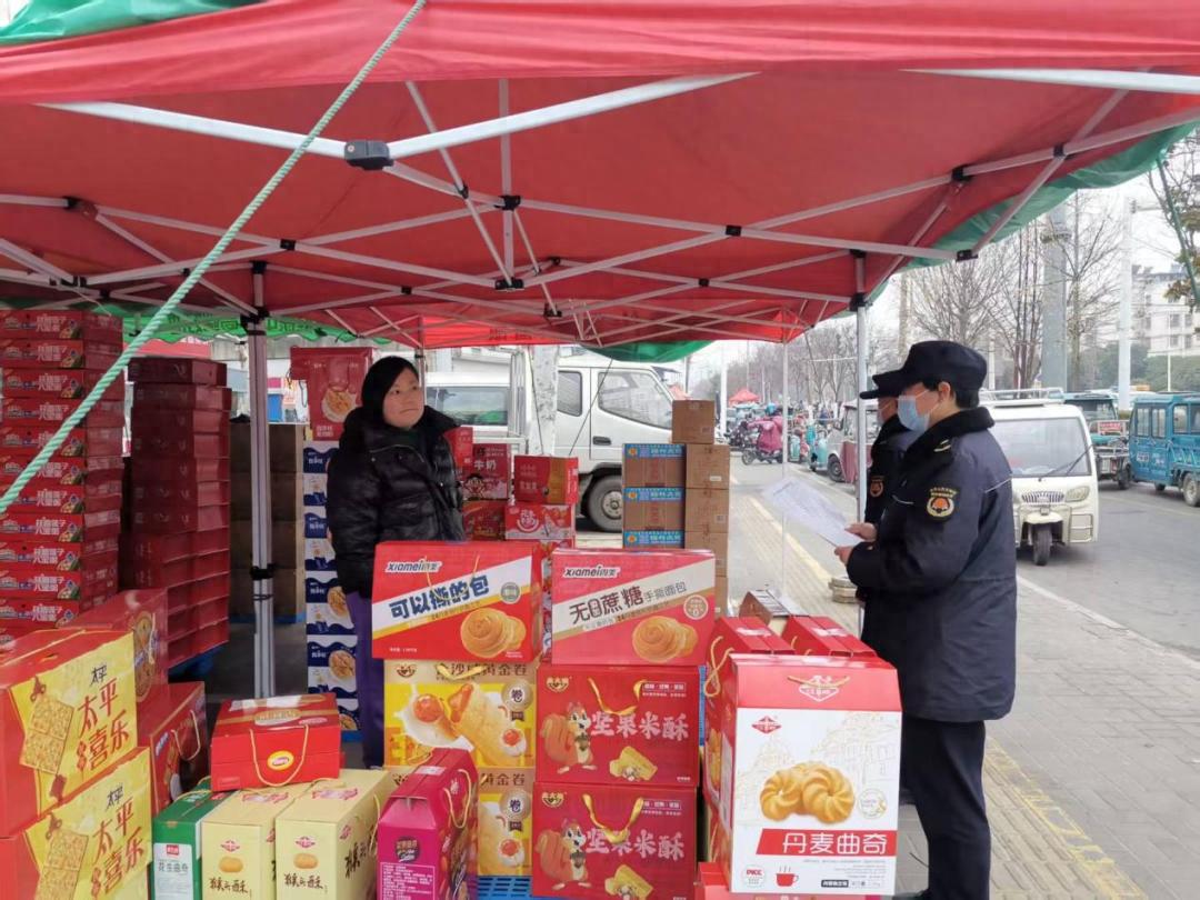 春节期间，邳州城管如何确保城市整洁有序？他们的坚守让万家灯火更温暖