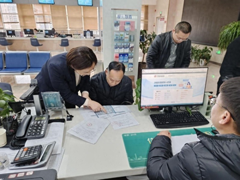 金乡县政务服务再升级！企业办证当天拿，你还在等什么？  第1张