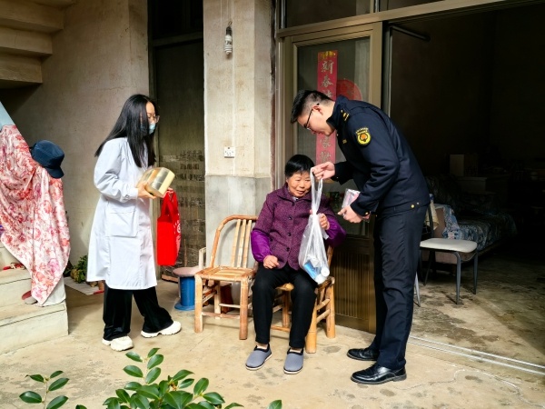 学雷锋春风送暖，志愿服务如何润泽民心？揭秘鄞州区的暖心行动  第2张