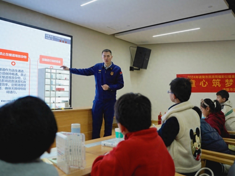 你知道高层建筑火灾为何蔓延如此迅速吗？揭秘烟囱效应的惊人真相