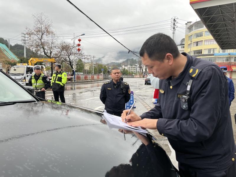 你的车乱停了吗？印江自治县严查消防通道违停，锁车处罚即刻执行  第2张