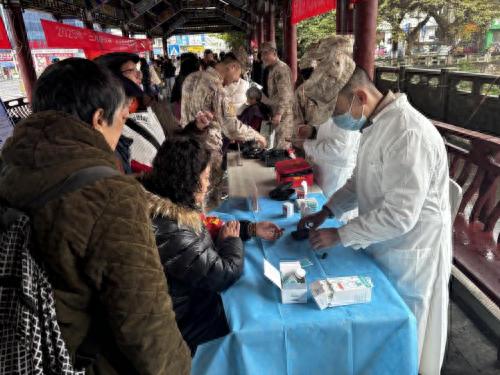 华兴街社区如何通过雷锋精神打造和谐社区？看这里