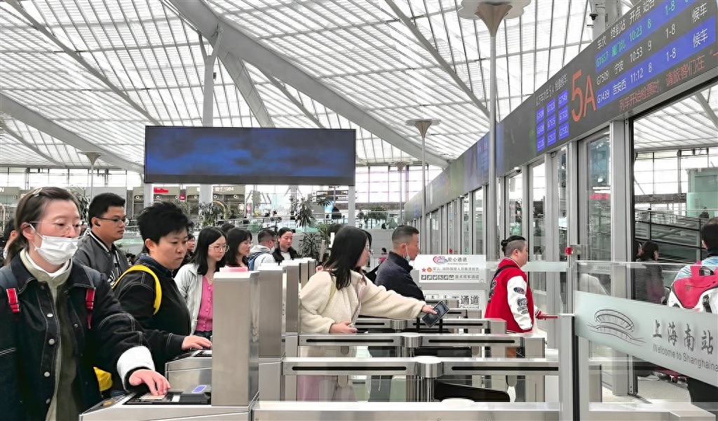 清明假期客流爆棚！长三角铁路单日发送旅客竟达300万人次？