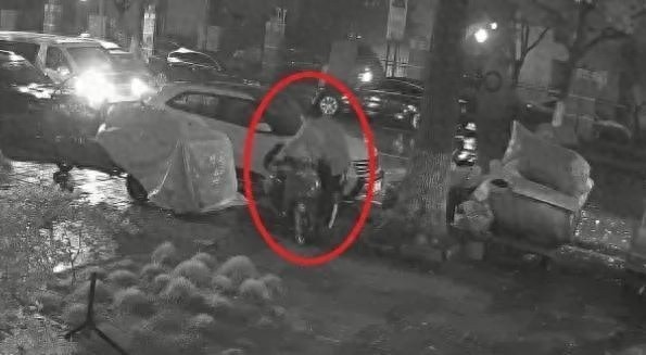偷6辆电动车被发现 送回欲完璧归赵?真是迷惑行为!