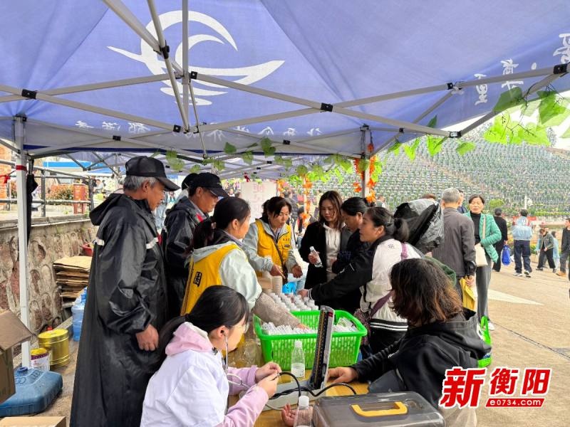 华厦陵园清明客流近8万! 如何保障安全有序?  第4张