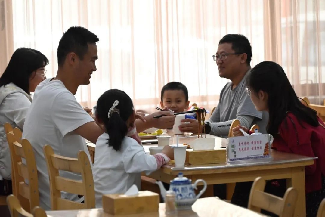 五一假期！敦煌市市直机关食堂凭啥成新晋网红打卡点？  第4张