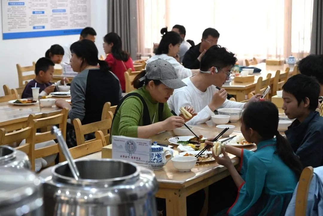 五一假期！敦煌市市直机关食堂凭啥成新晋网红打卡点？  第8张