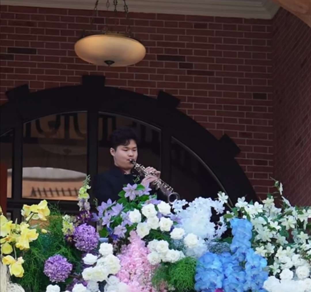 五一小长假，上海音乐学院为何被2万多支鲜花装点？这场音乐会快闪你看了吗  第4张