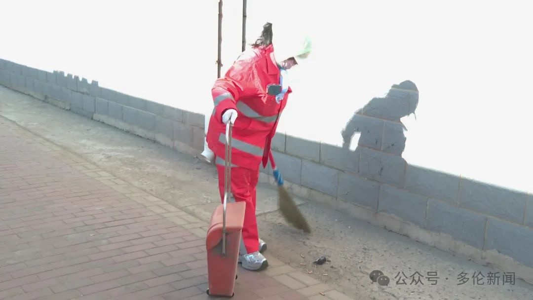 城市未醒她已坚守十八年！赵海娟的环卫人生有多动人？  第2张