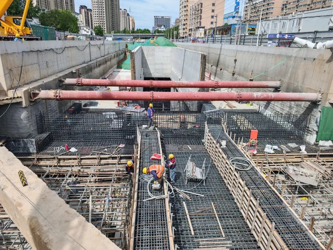 5月3日石家庄地铁5号线一期工程体育北大街站主体结构封顶！你知道背后有啥难点吗？  第2张