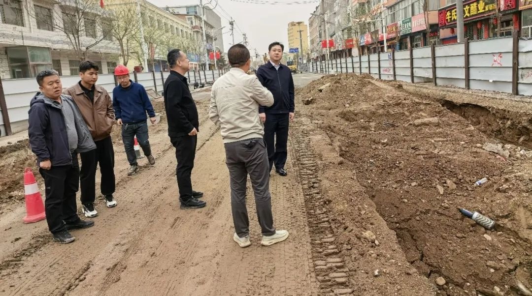 五一假期！县长辛磊为何深入城区雨污分流改造项目现场？  第2张