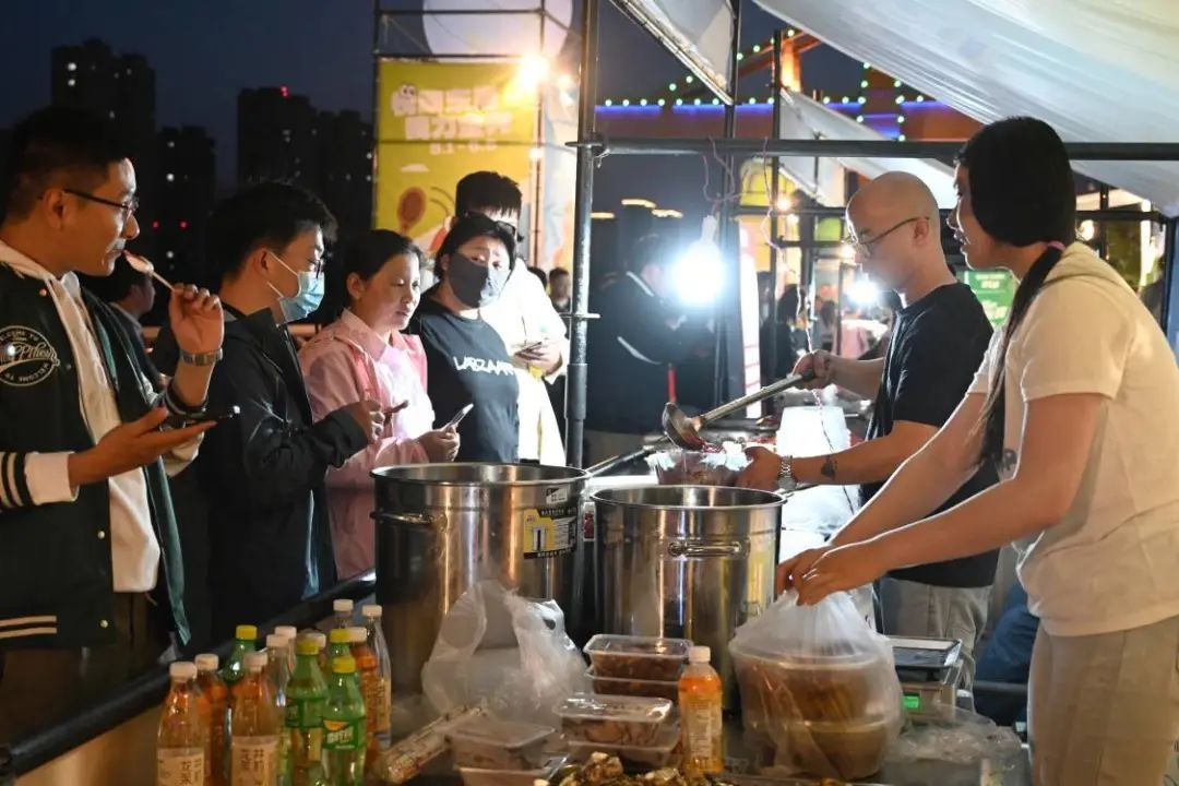 五一小长假东港龙虾狂欢节嗨翻！你还不快来？  第2张