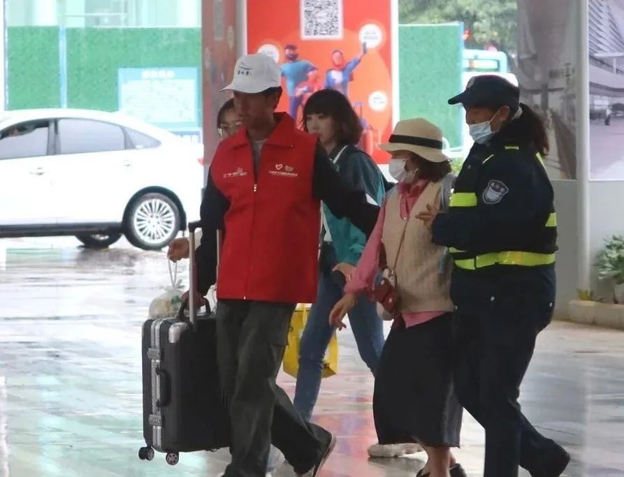 五一期间大理高铁站的文旅志愿行，到底有多暖心？  第4张