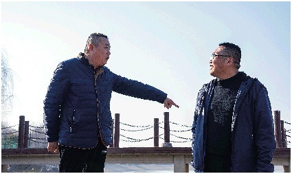 醉酒男子跌落冰冷湖水，梁山好汉如何上演生死救援？