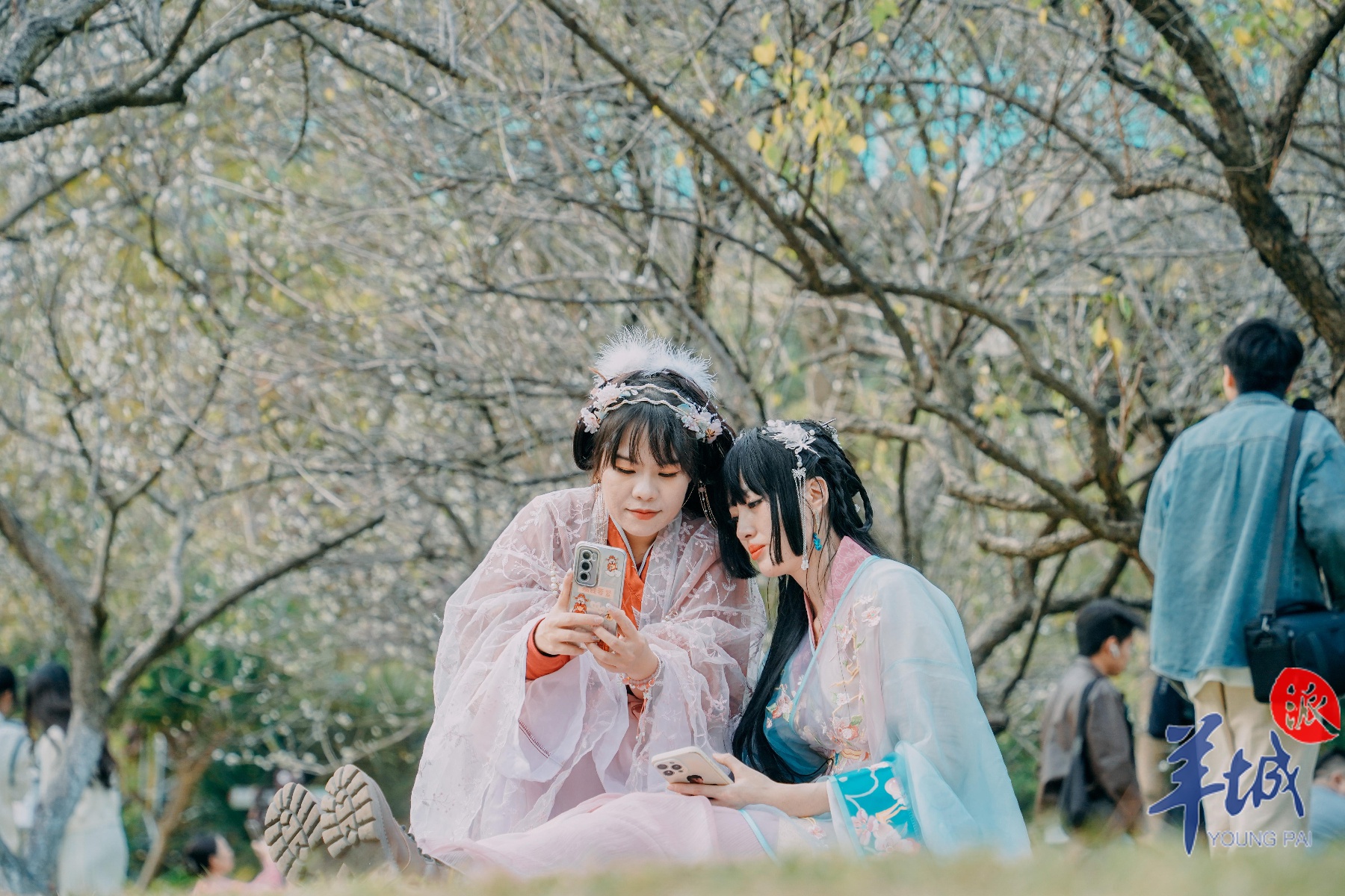 广州萝岗香雪公园梅花盛开，汉服美女打卡拍照，你准备好迎接冷空气了吗？  第5张
