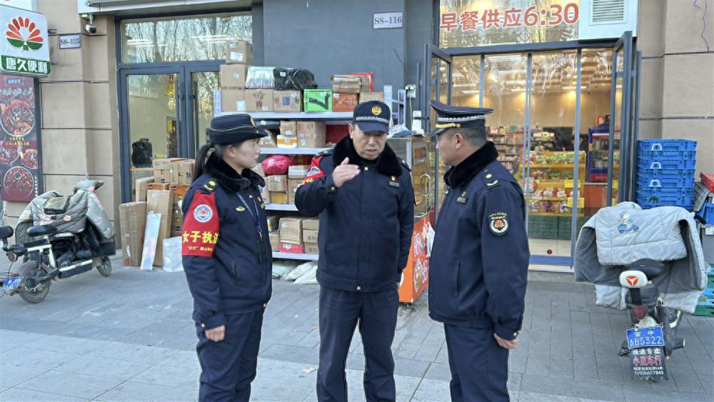 安宁执法分队如何通过示范街建设，打造整洁有序的市容环境新貌？