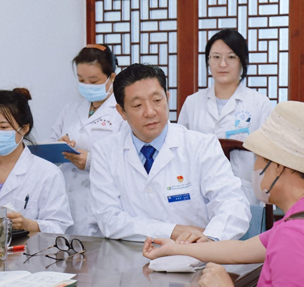 中医抗癌新突破！贾英杰教授黜浊培本理论能否颠覆传统治疗？  第1张