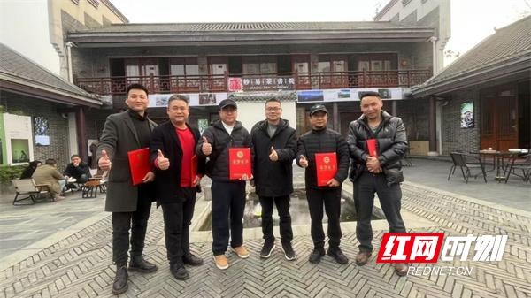 湖南设计行业迎来新活力！青年设计师座谈会如何引领未来设计潮流？  第2张