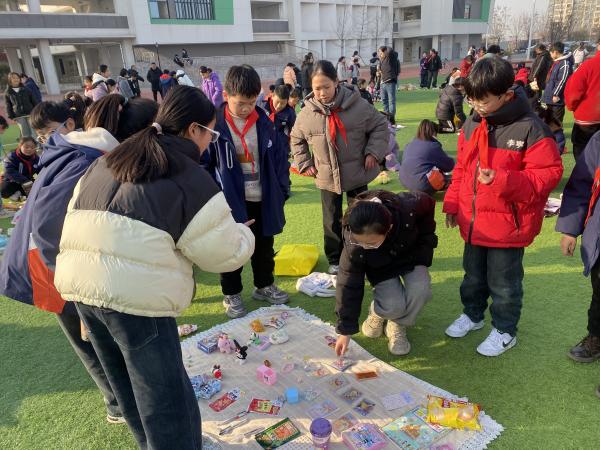 2024年固镇县希望小学跳蚤市场：孩子们如何通过变废为宝学会环保与交易？  第2张