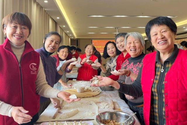 元旦团圆，饺子里的温情故事！你也能在家包出这样的幸福味道吗？  第4张