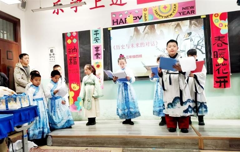 童话世界大冒险！九州小学的孩子们如何用创意点亮新年？  第4张