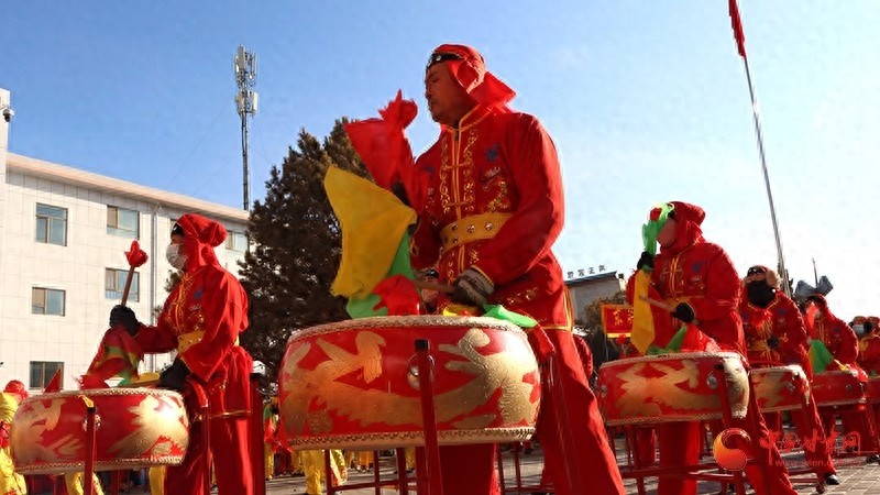 锣鼓喧天迎新春，舞龙舞狮送祥瑞！你准备好感受浓浓年味了吗？