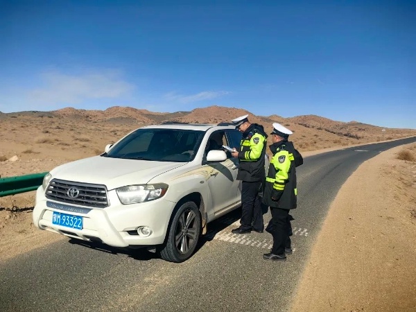 零下21℃，大漠警察如何守护世界遗产巴丹吉林沙漠的平安？  第2张