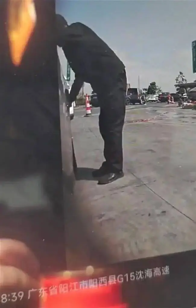 车胎被割，补胎人竟是幕后黑手？警惕高速公路上的黑心生意