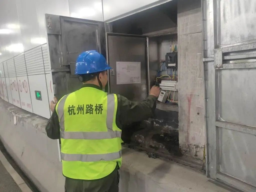 立春后的冷空气来袭,城管部门如何确保城市安全运转? 第4张 立春后的冷空气来袭,城管部门如何确保城市安全运转? 第4张