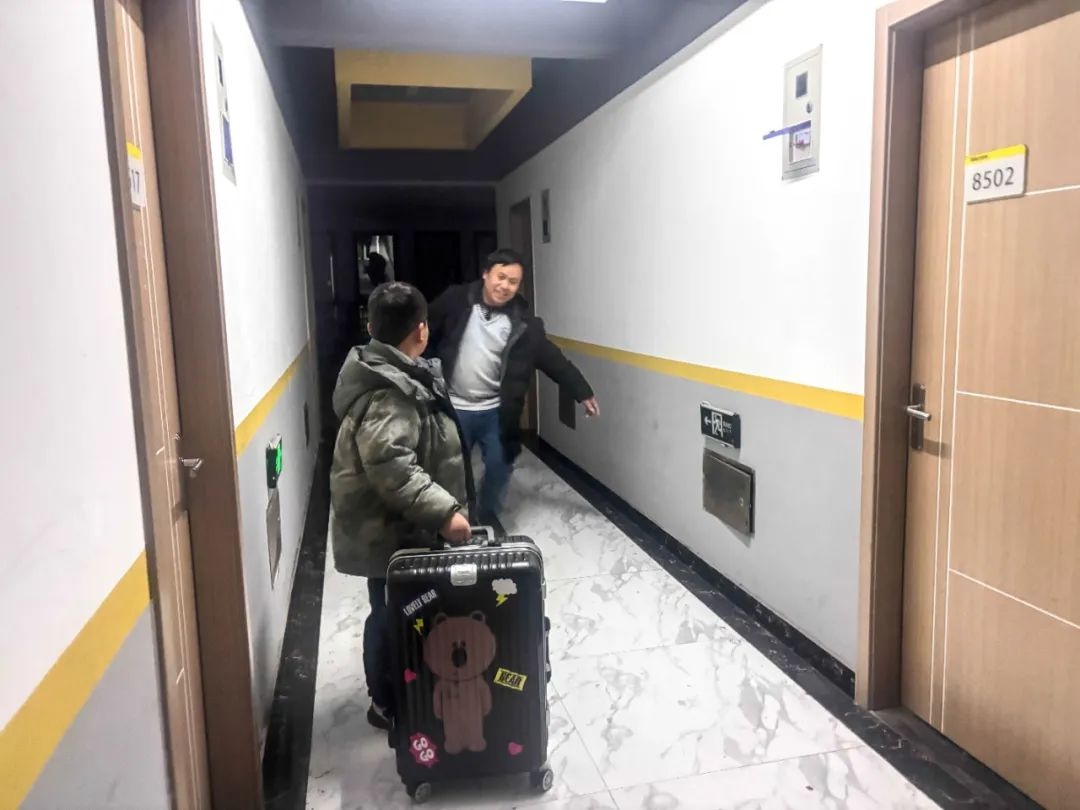 塔罗斯科技暖心包车，44名员工轻松返岗，你还在为抢票发愁吗？