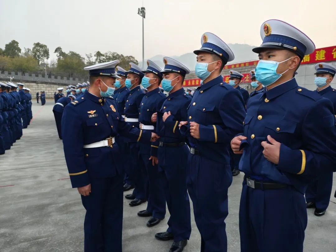 春节过后，新消防员如何迅速收心投入训练？揭秘福建森林消防的秘诀  第4张