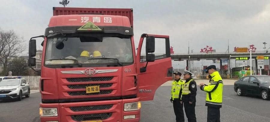 春节坚守岗位的镇江交通人，如何守护万家团圆之路？