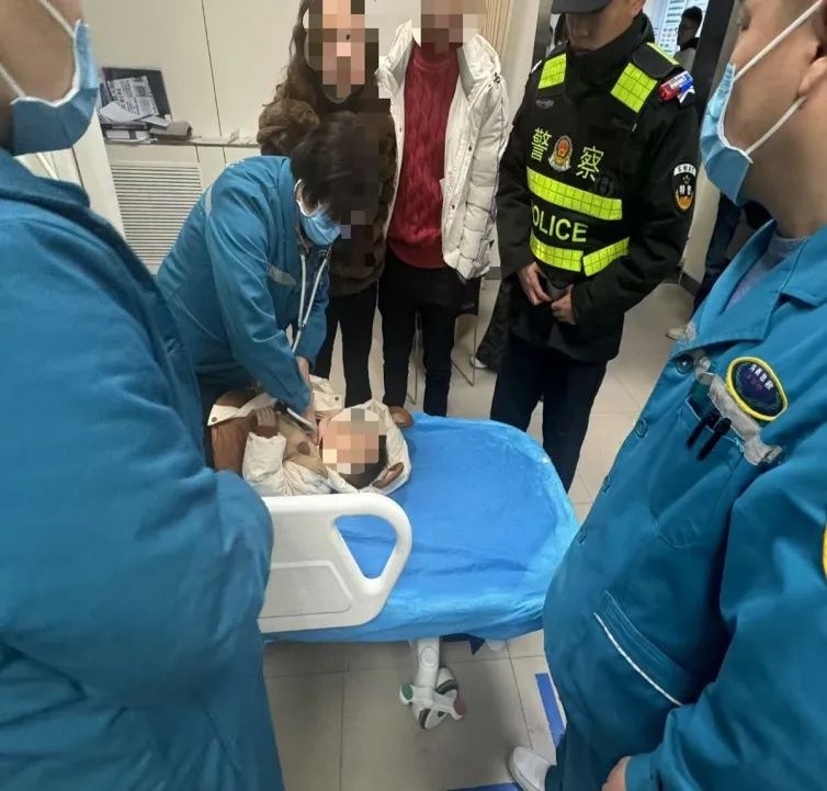 春节万家团圆，为何他们依旧坚守岗位？暖心警事背后的故事让人感动  第2张
