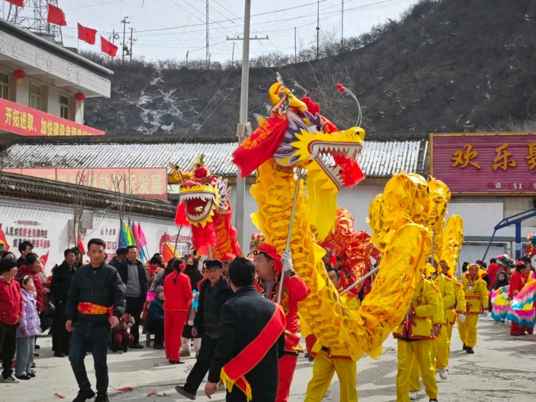 石堡村社火表演震撼来袭！你准备好迎接这场年味十足的欢乐盛宴了吗？  第1张