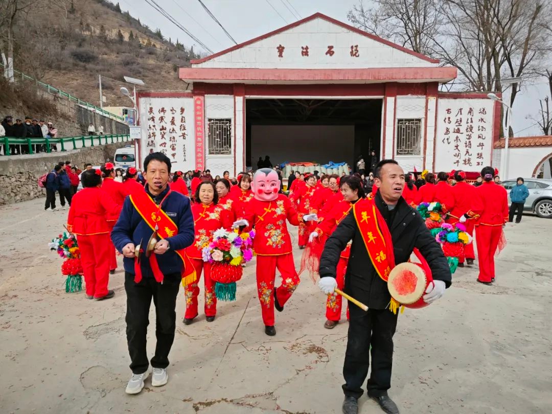 石堡村社火表演震撼来袭！你准备好迎接这场年味十足的欢乐盛宴了吗？  第4张