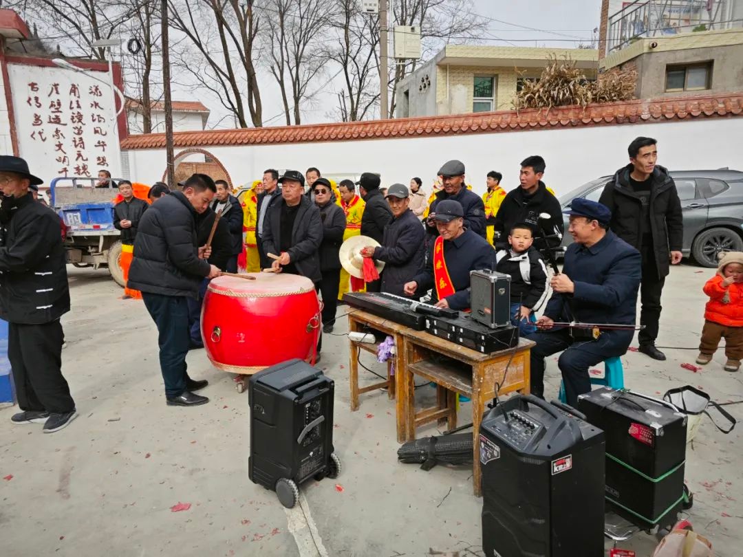 石堡村社火表演震撼来袭！你准备好迎接这场年味十足的欢乐盛宴了吗？  第8张